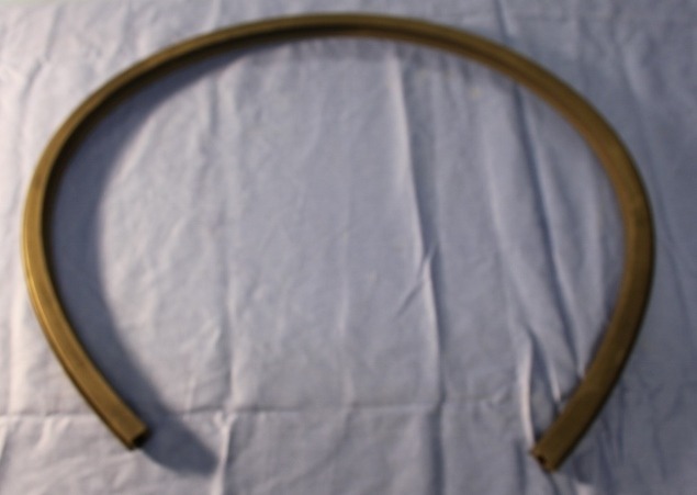 (5) MGB ROADSTER HEADER RAIL SEAL BHH2273