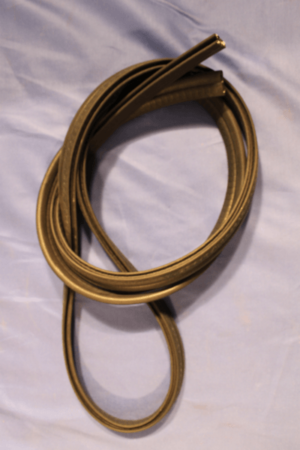 (21) MGB 3/4 BONNET SEAL BHH209