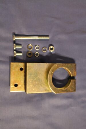 (13) MGB GEK1003 REAR EXHAUST BRACKET KIT 1962-69 EARLY TYPE