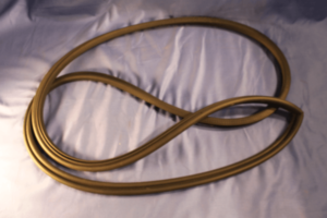 (12) MGB GT DOOR APERTURE SEAL KGA820