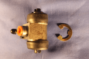 (8) MGB GT Rear Wheel Cylinder GWC1122 1967 ON