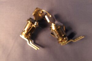 (21) MGB PAIR DOOR LOCKS & KEYS BHH972/3 BHH973P