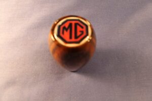 GAC4048 MGB & MIDGET WOODEN GEARKNOB WITH MG LOGO