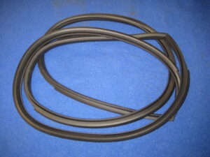 (1) MIDGET WINDSCREEN GLAZING SEAL 88G455