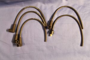 (14) MIDGET 1275 SCREW FIT PLUG LEADS GHT102