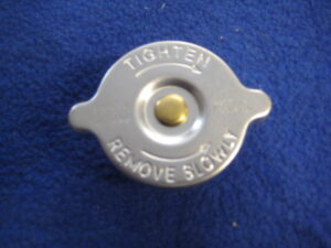 (17) MIDGET RADIATOR EXPANSION TANK CAP 15LB GRC1110