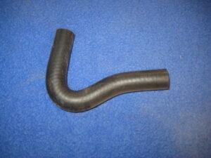 (36) MIDGET 1500 HEATER HOSE ADAPTOR TO INLET MANIFOLD GZA2052