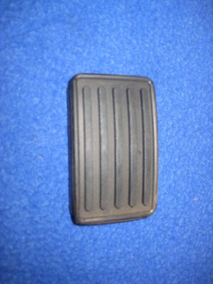 (39) MIDGET BRAKE / CLUTCH PEDAL RUBBER AHA5326