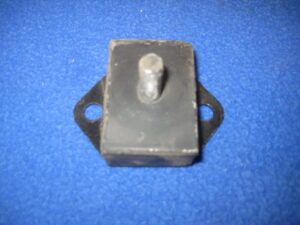 (4) MIDGET 1275 GEARBOX MOUNTING AHA9307