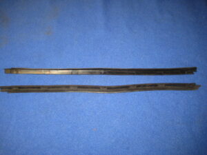 (8) MIDGET OUTER WEATHERSTRIP AHA7634/5