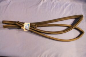 (23) MGB GT REAR 1/4 LIGHT SEAL KGA818/9 - Right Hand