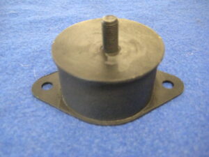 (14) MGB V8 ENGINE MOUNT MOUNTING BHH1318