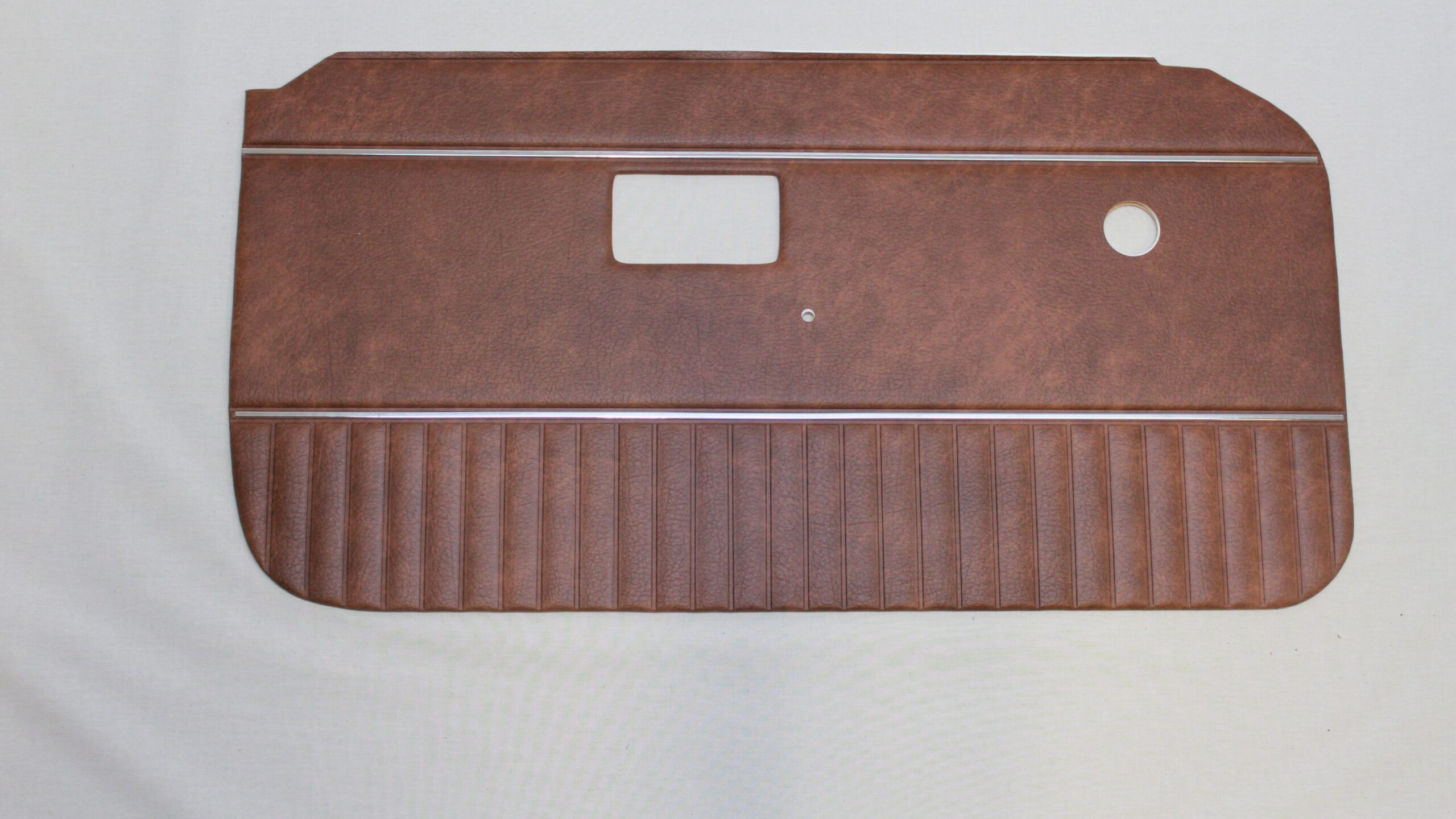 DP126 MGB DOOR CARD TRIM PANELS 1971-76 BLACK, NAVY BLUE & AUTUMN LEAF WITH CHROME TRIM - Image 2