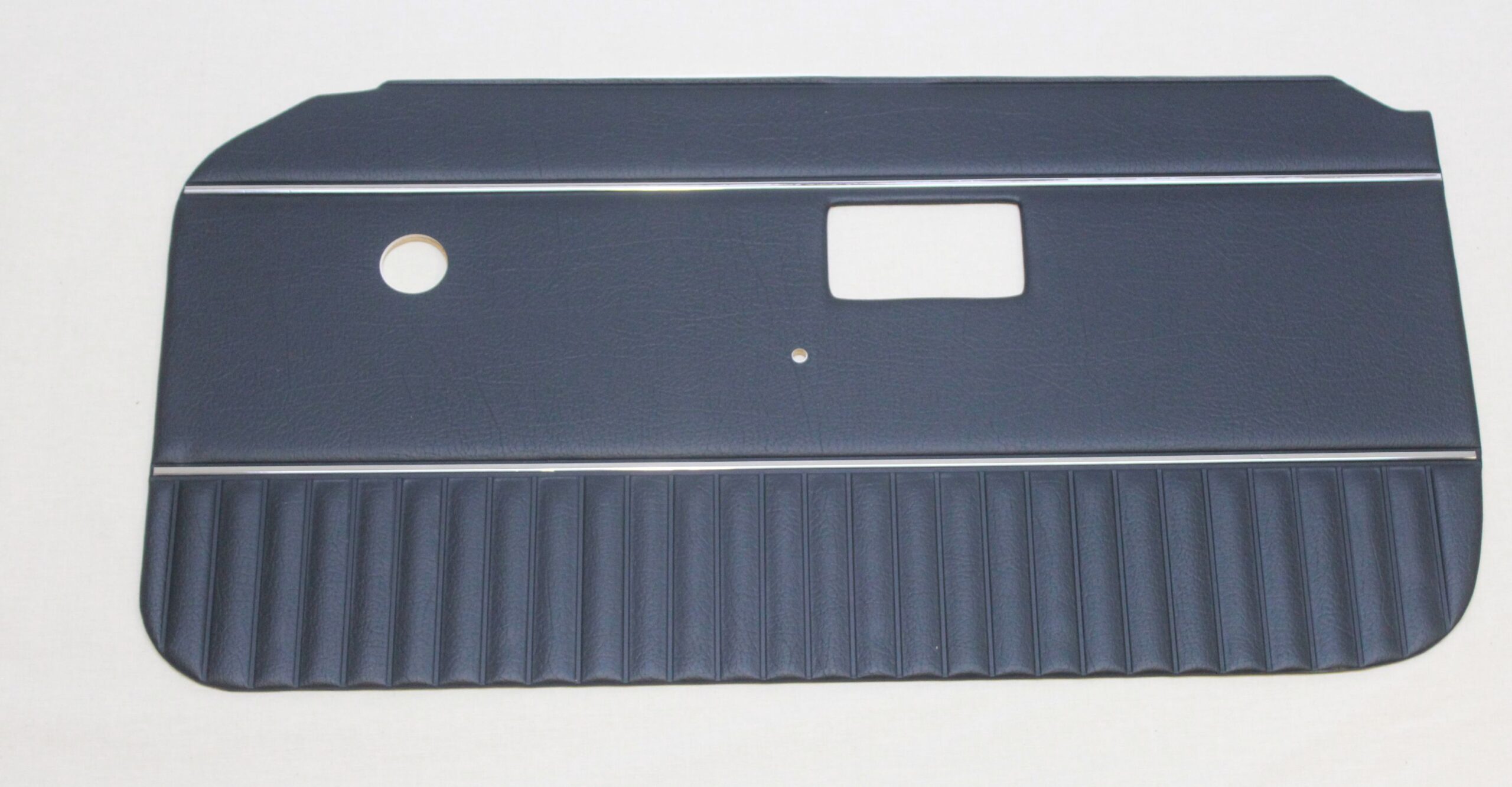 DP126 MGB DOOR CARD TRIM PANELS 1971-76 BLACK, NAVY BLUE & AUTUMN LEAF WITH CHROME TRIM - Image 3
