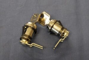 MIDGET AHA8531/2 PAIR DOOR LOCKS WITH KEYS AHA8531P