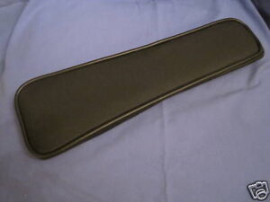 (16) MGB CONSOLE ARMREST BLACK LEATHER X3A2915AL