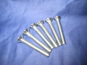 (21) MGB CMZ428 HOODFRAME SCREW