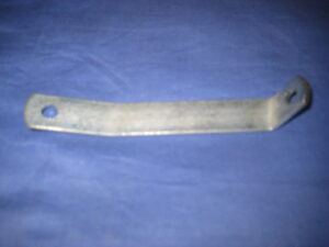 (39) MGB RADIATOR TIE BRACKET 1976 ONWARDS BHH1052 BHH1304