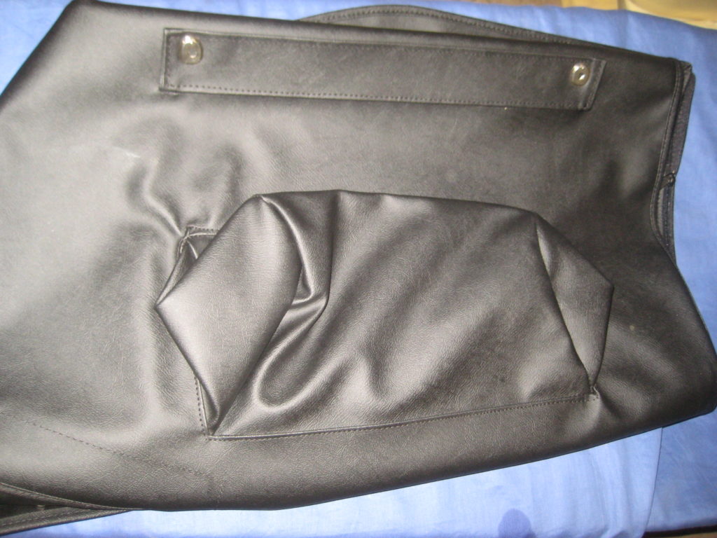 (17) BHH542 MGB TONNEAU WITH D SHAPE HEADRESTS 1970-1975