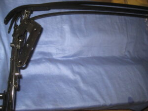 (14) MGB HOOD FRAME LATE BLACK FOLDING TYPE BHH346