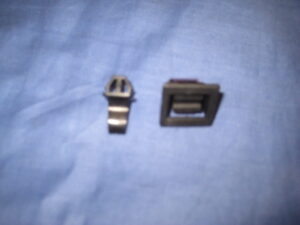 (22) MGB CONSOLE ARMREST CLIP AND CATCH 13H7468K