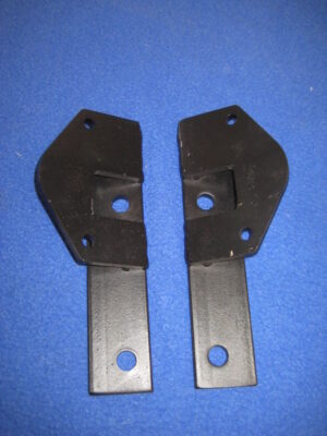 (15) MGB V8 PAIR ENGINE MOUNTING BRACKETS BHH991/2