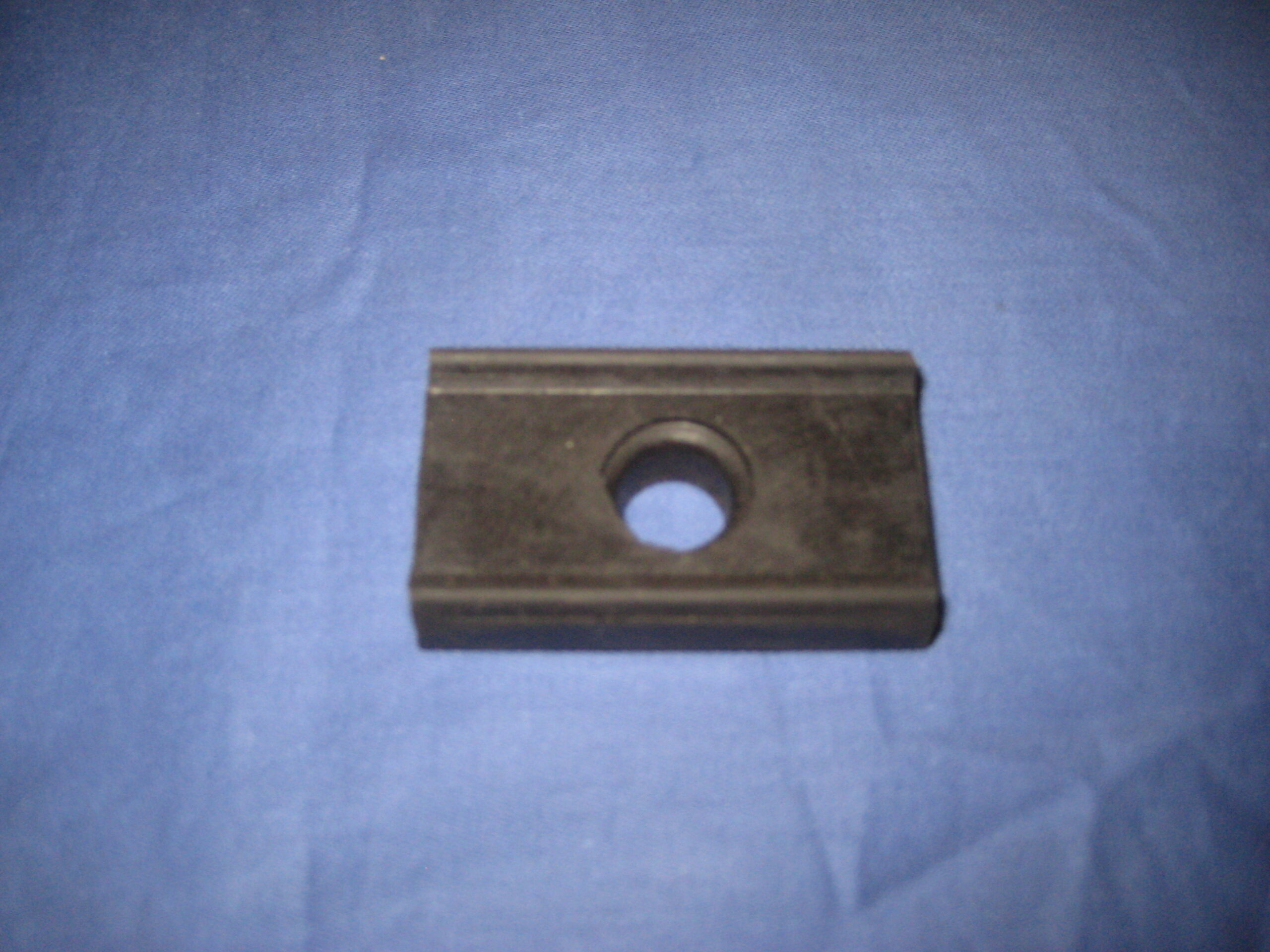1G8781 MGB GEARBOX RECTANGULAR BUFFER - Image 2