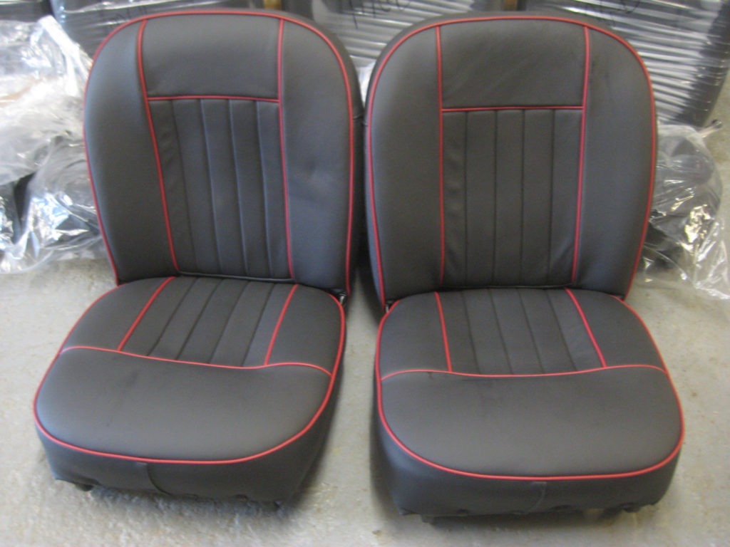 MGB PAIR LEATHER REUPHOLSTERED SEATS BLACK WITH RED PIPING 1962-1967 MK1 S777AM