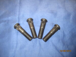 2A7089 MIDGET REAR WHEEL STUD S/W