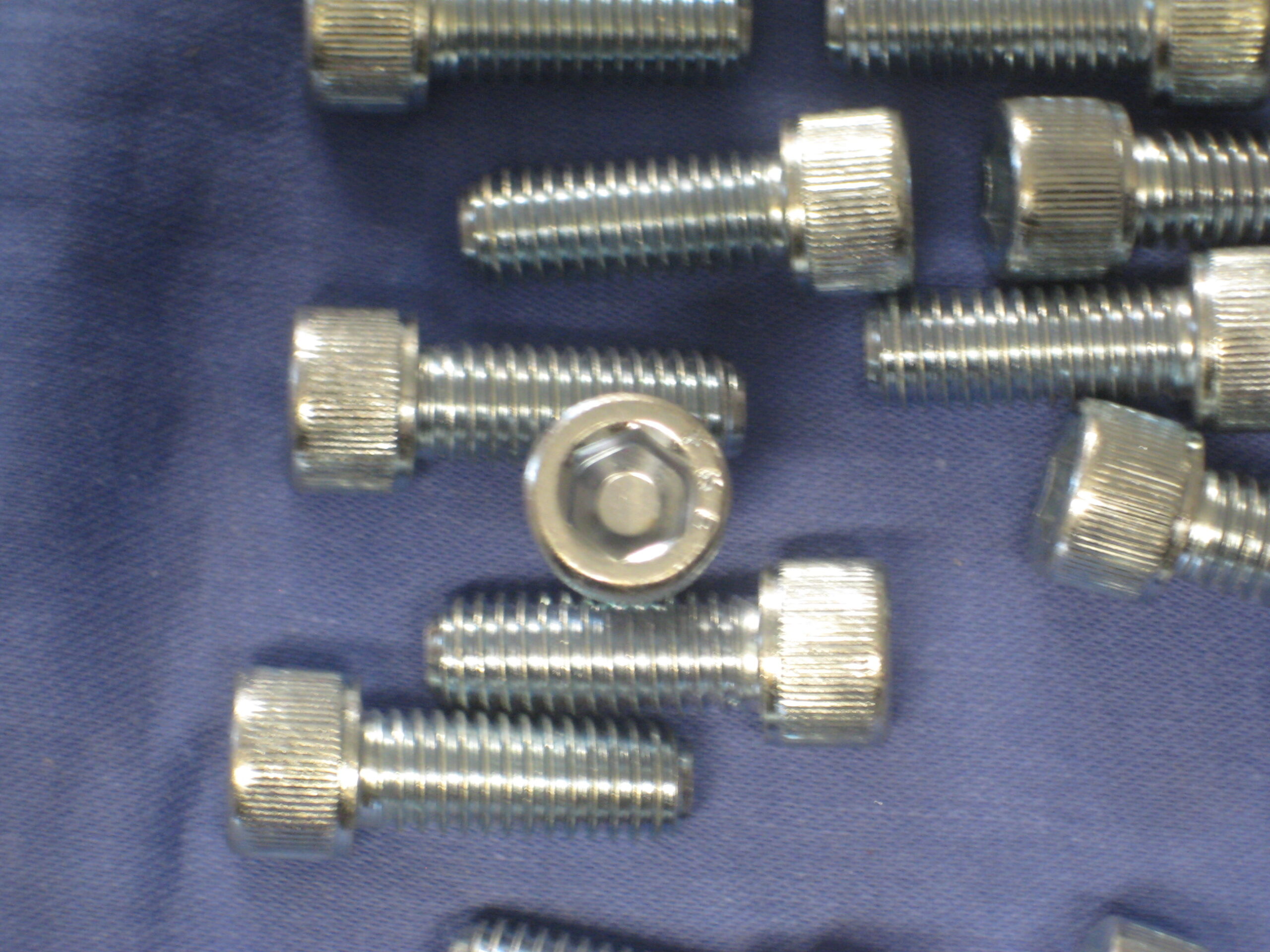 BHH1000BK MGB GT V8 ALLEN KEY MANIFOLD TO HEAD BOLTS SET OF 16 - Image 2