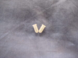 GHF1531X2 MGB MEDIUM BADGE GROMMETS SET OF 2 FIX SLEEVE BLIND