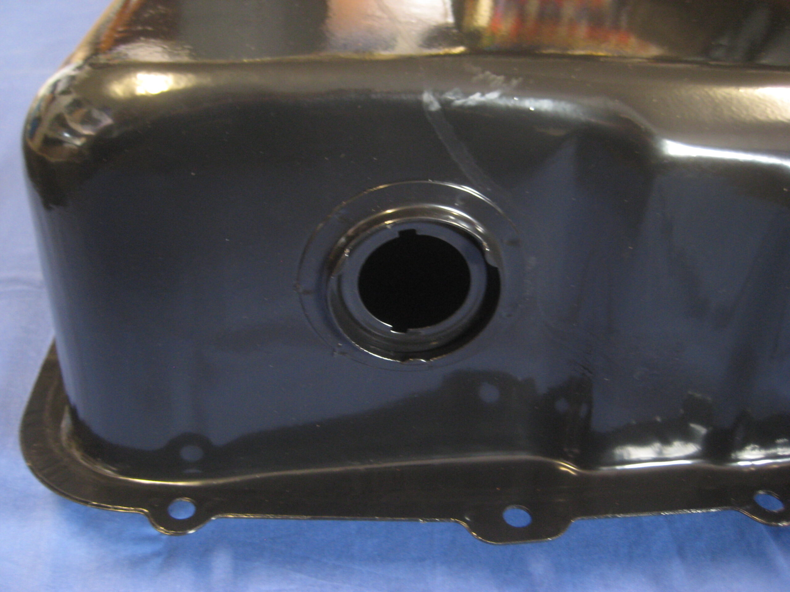 MGB BLACK PETROL FUEL TANK LATE RUBBER BUMBER 1976 ON NRP1174B - Image 2