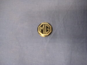 AHA8950B MIDGET ROSTYLE CENTRE CAP BADGE