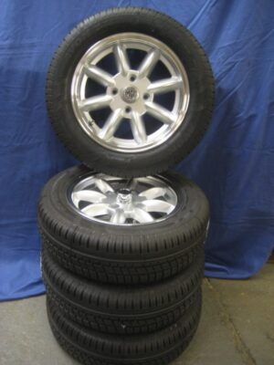MGB V8 SET OF 4 15" X 5.5J SILVER POLISH RIM ALLOY WHEELS & V8 BRANDED TYRES FITTED & BALANCED