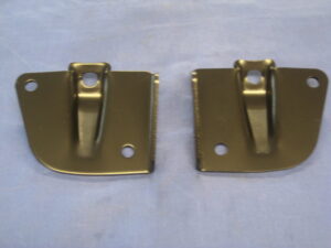 BHH1619 BHH1620 MGB ENGINE MOUNTING BRACKET RUBBER BUMPER 1975 ON