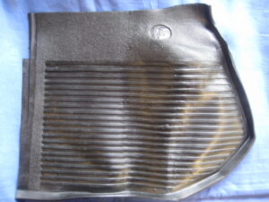 AHC98 MGB GEARBOX SIDE COVER RUBBER MAT 1968 ON 4 SYNCRO