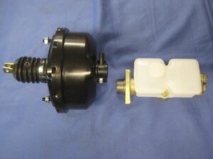 BAU1016KIT MGB TANDEM DUAL LINE BRAKE MASTER CYLINDER & SERVO KIT