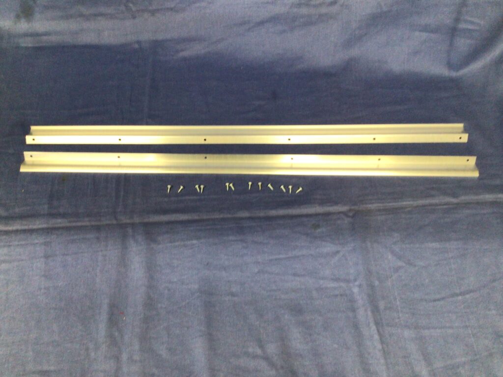 AHH7768KIT PAIR MGB GT DOOR SEAL RETAINERS & SCREWS