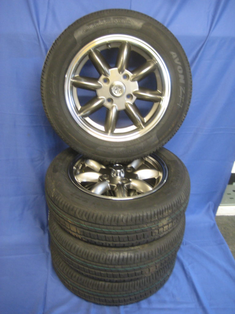 MGB V8 SET OF 4 15" X 5.5J ANTHRACITE GREY POLISH RIM ALLOY WHEELS & V8 BRANDED TYRES FITTED & BALANCED
