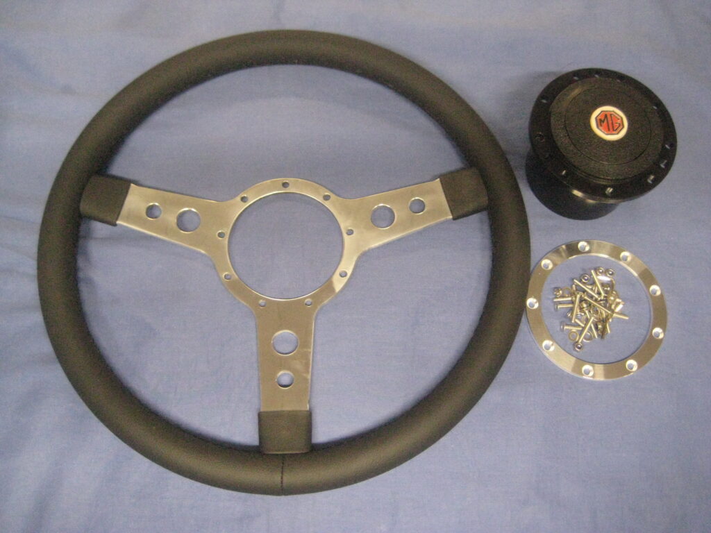 15LSW MGB 15 INCH LEATHER STEERING WHEEL & BOS GT ROADSTER
