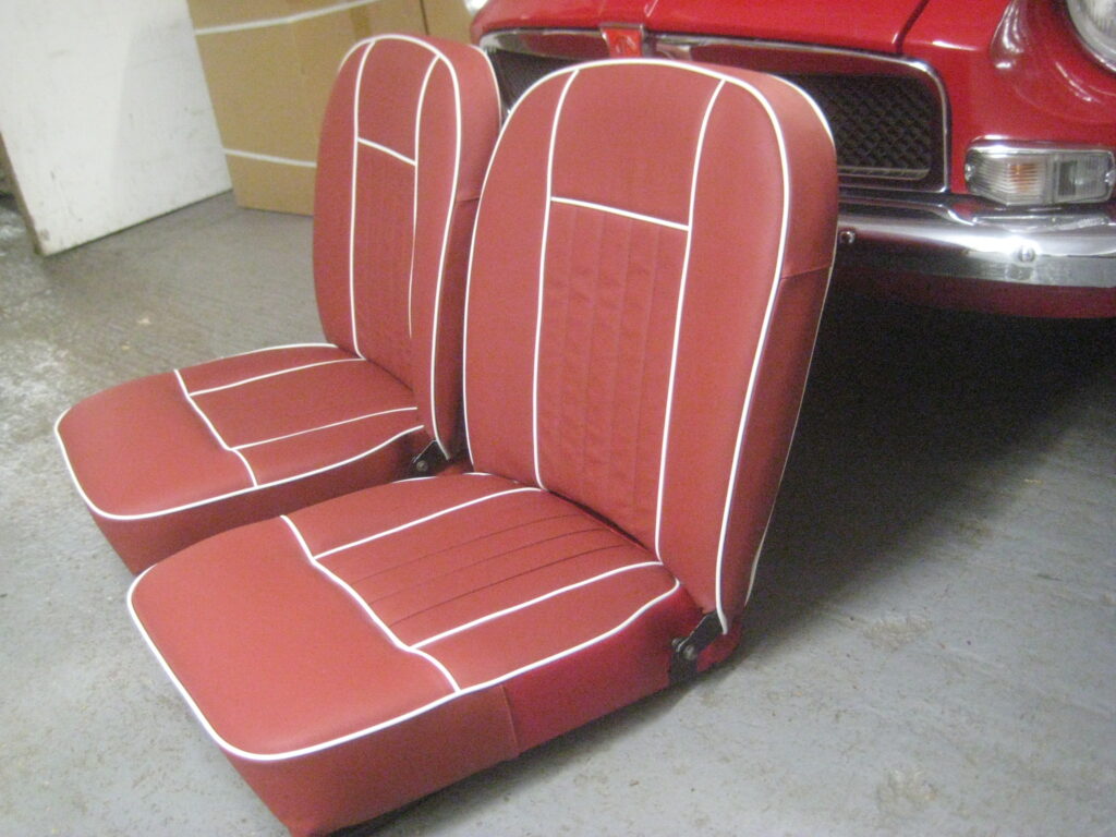 MGB PAIR LEATHER SEATS RED WITH WHITE PIPING 1962- 1967 MK1 S777MW - Image 3