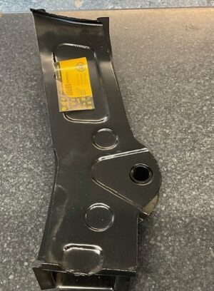 (33) MGB REAR SPRING HANGER AND CLOSING PLATE MB57/9 1975 ON R/B