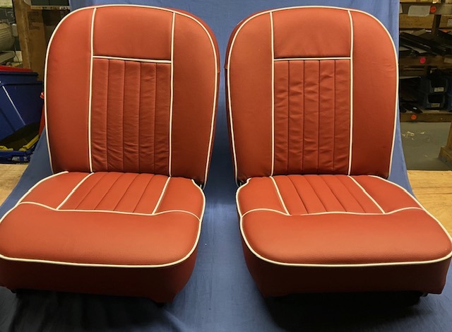 MGB PAIR LEATHER SEATS RED WITH WHITE PIPING 1962- 1967 MK1 S777MW - Image 4