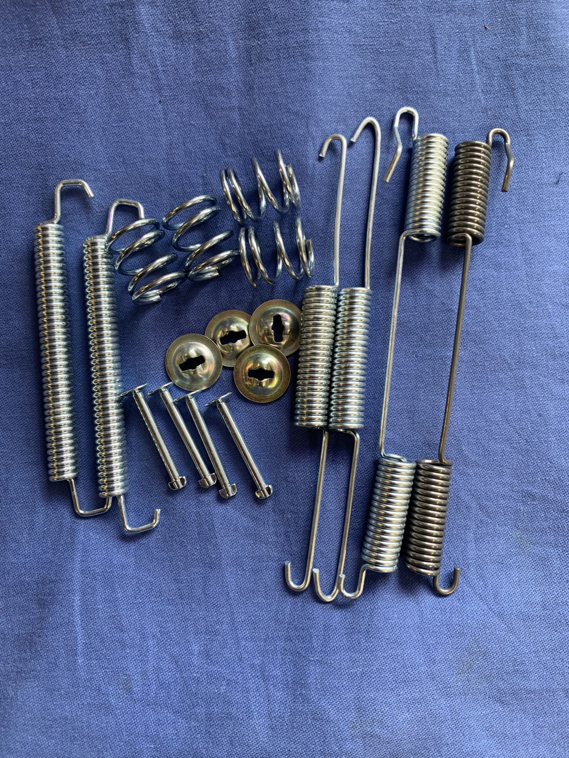 513772K MGB Handbrake Spring Kit 18 PIECE BANJO AXLE