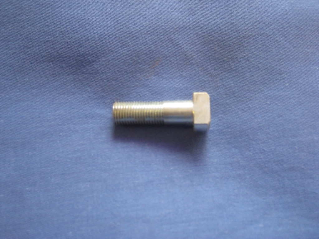 22B483 MGC & GT V8 PROPSHAFT D SHAPE BOLT