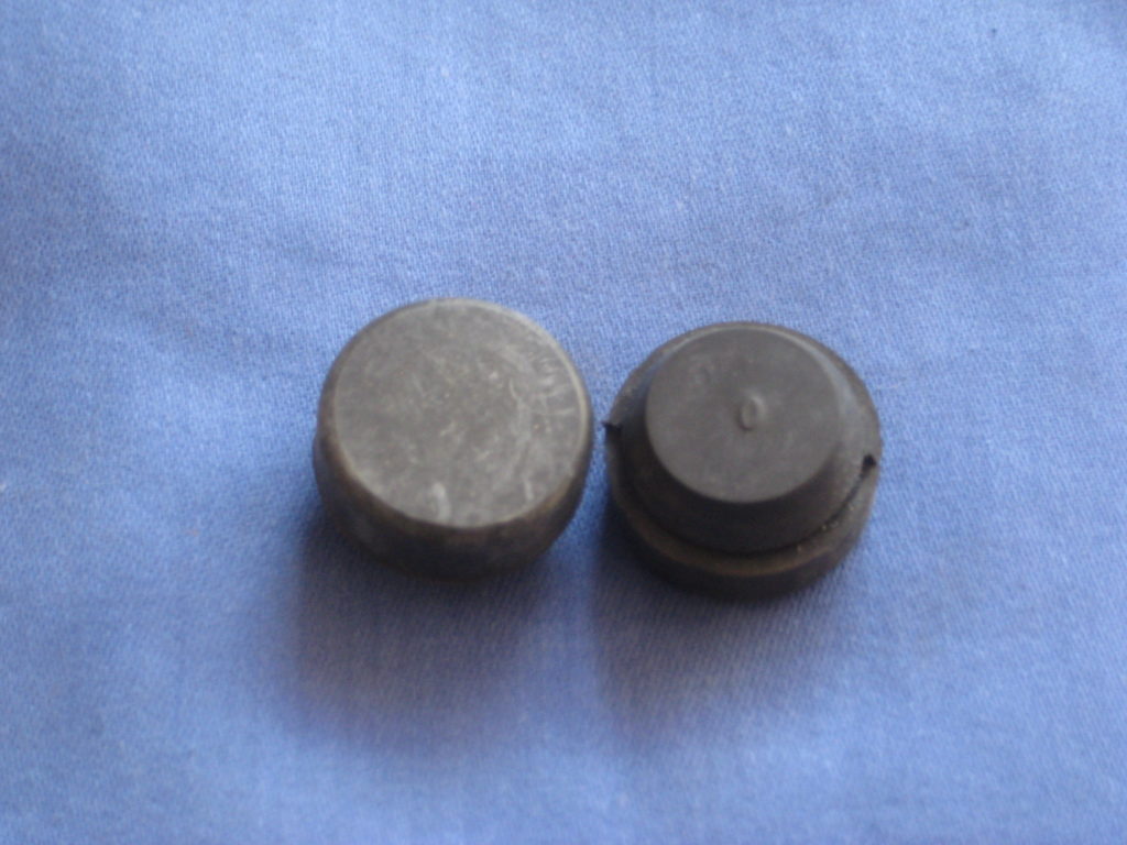 AHA5804PR MGB & MIDGET REAR NUMBER PLATE BACKING RUBBER BUFFERS PAIR