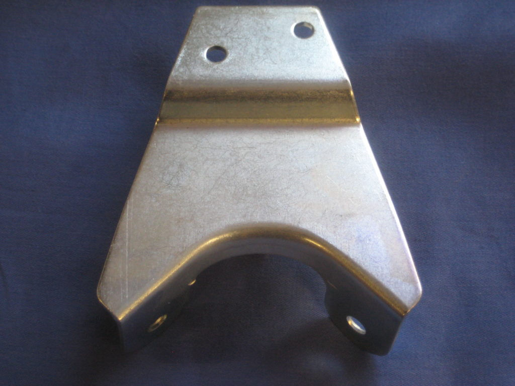 GEX7442 MGB REAR EXHAUST BRACKET 1975 ONWARDS