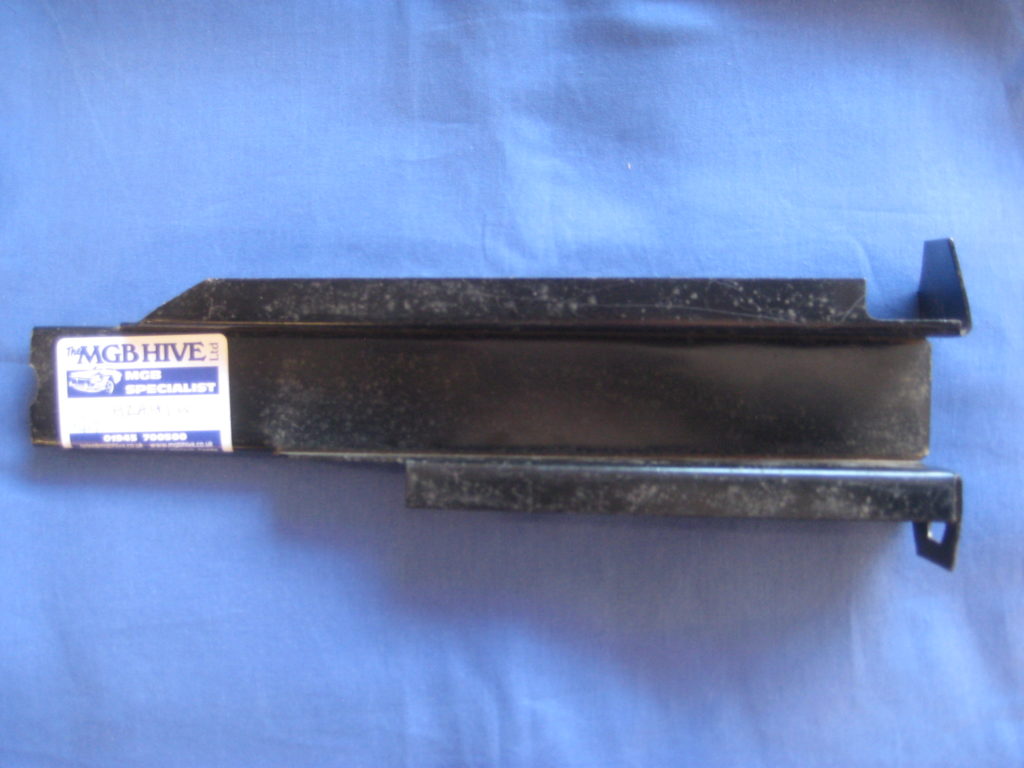 HZA4866/7 MGB RUBBER BUMPER UPPER MOUNTING BRACKET - Image 2