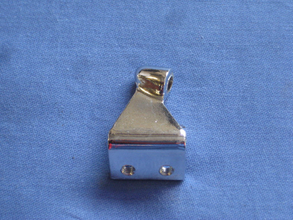 BHH708/9 MGB ROADSTER 1/4 LIGHT LOWER PIVOT HINGE FEMALE - Image 2