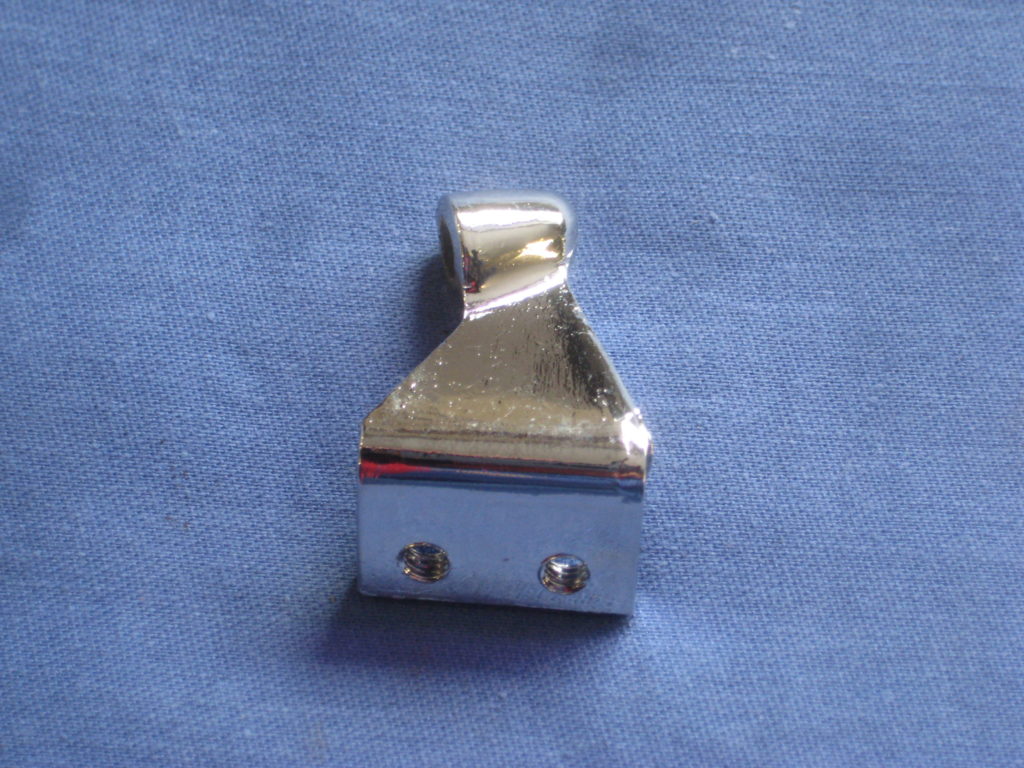 BHH708/9 MGB ROADSTER 1/4 LIGHT LOWER PIVOT HINGE FEMALE - Image 3